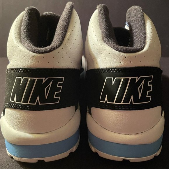 Athletic_Shoes
